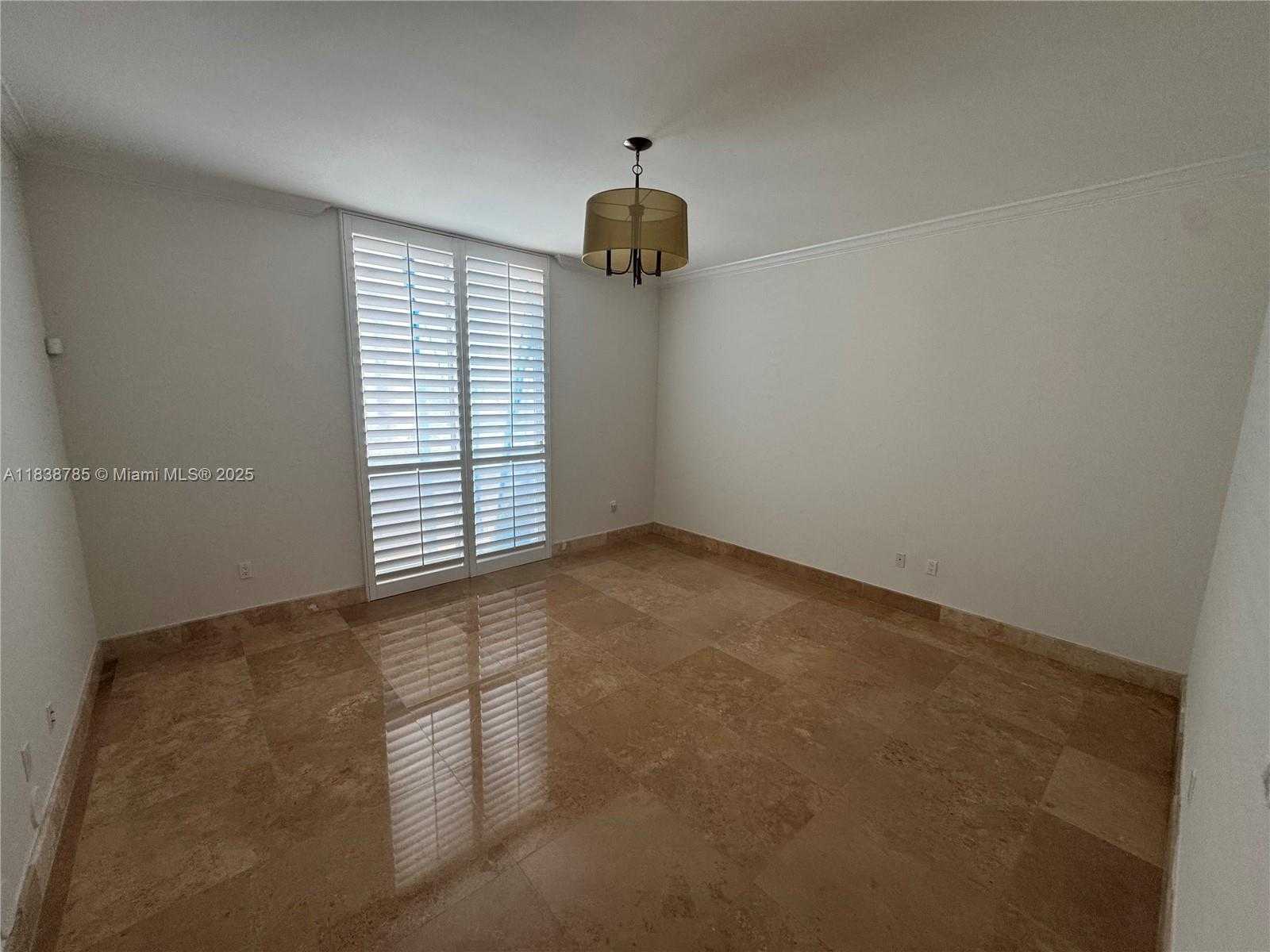 Small Image of 626 CORAL WAY #604, Coral Gables Number 2