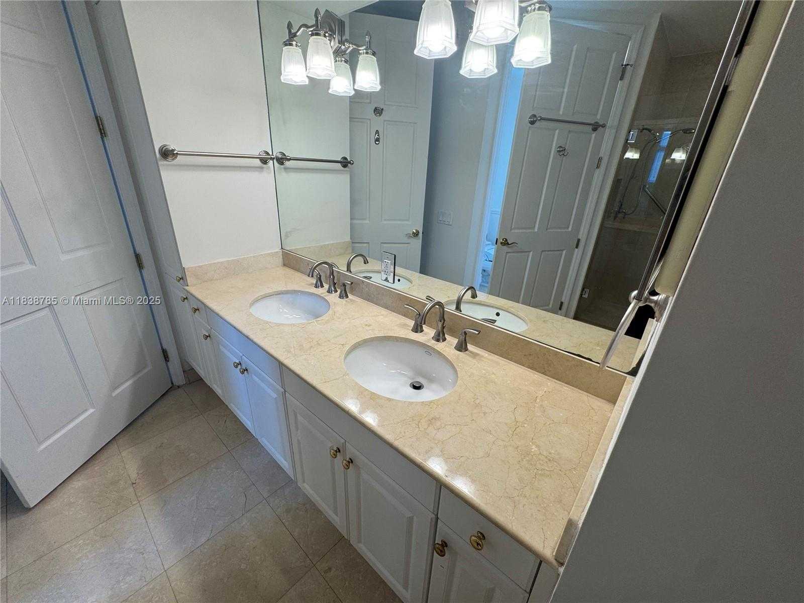 Small Image of 626 CORAL WAY #604, Coral Gables Number 8