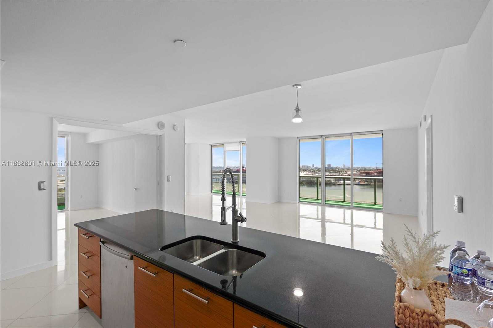 Small Image of 50 BISCAYNE BLVD #1902, Miami Number 7