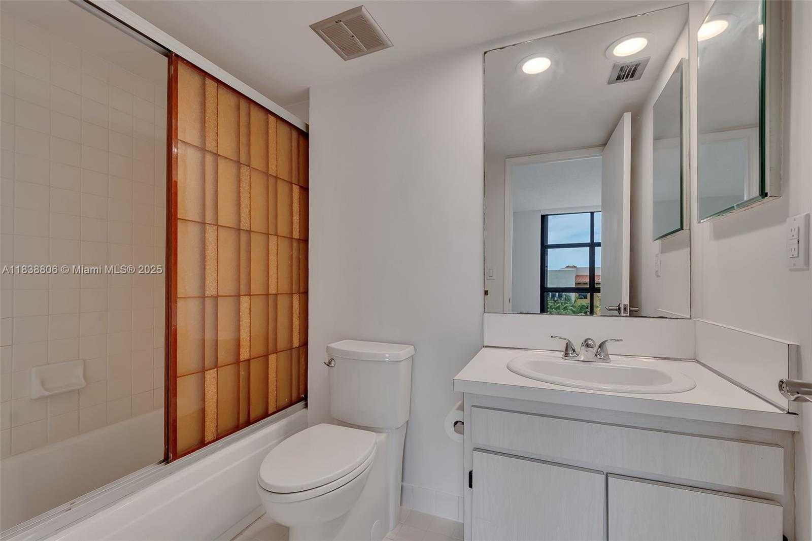 Small Image of 600 BILTMORE WAY #616, Coral Gables Number 20