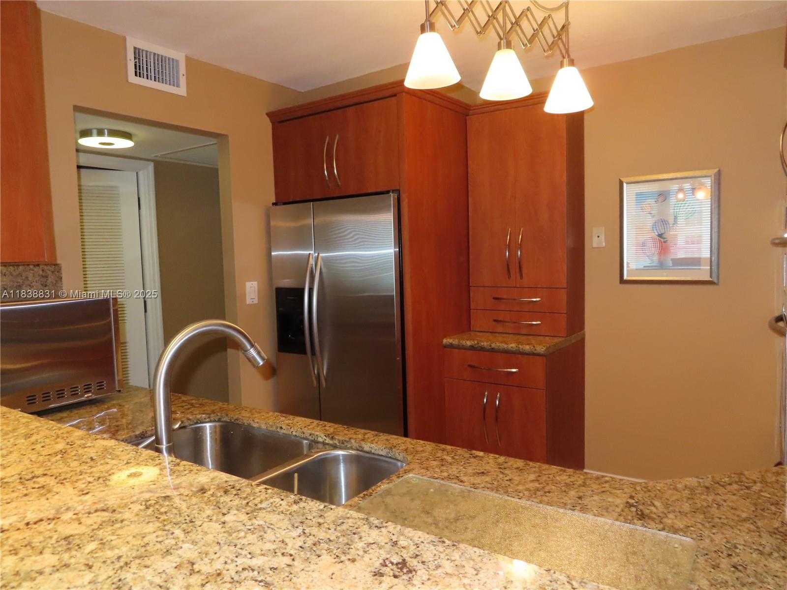 Small Image of 5701 COLLINS AVE #1107, Miami Beach Number 11