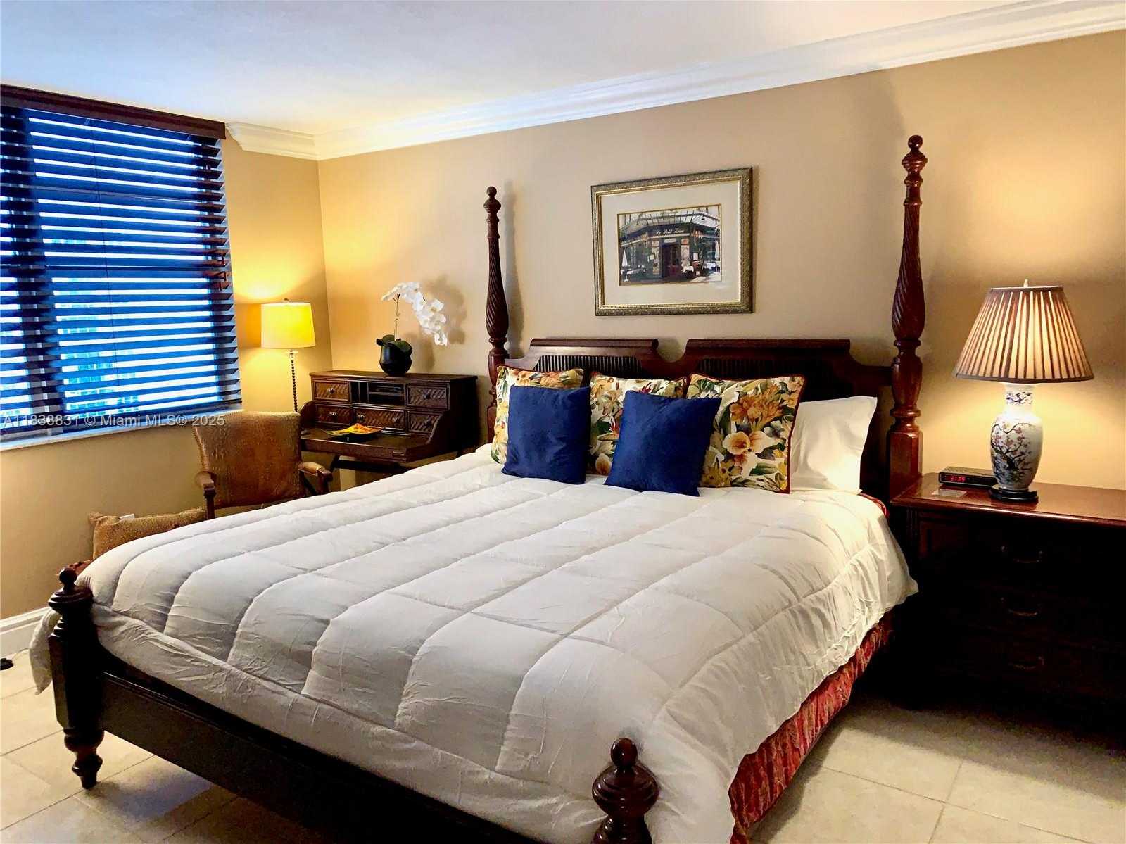 Small Image of 5701 COLLINS AVE #1107, Miami Beach Number 12