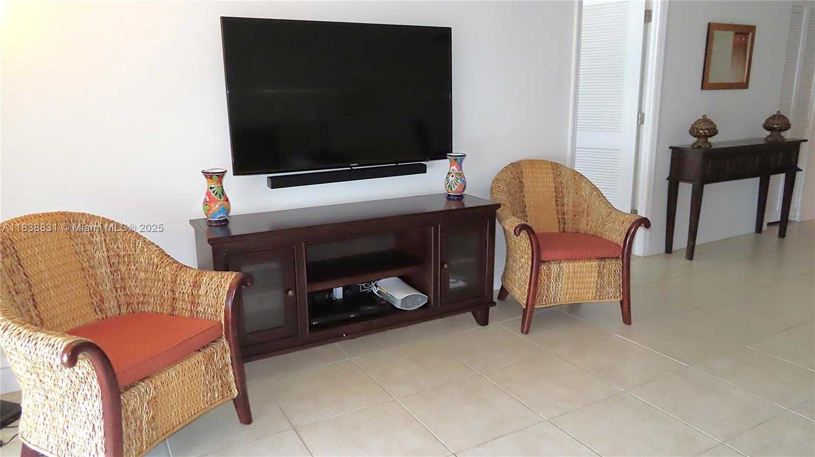 Small Image of 5701 COLLINS AVE #1107, Miami Beach Number 35