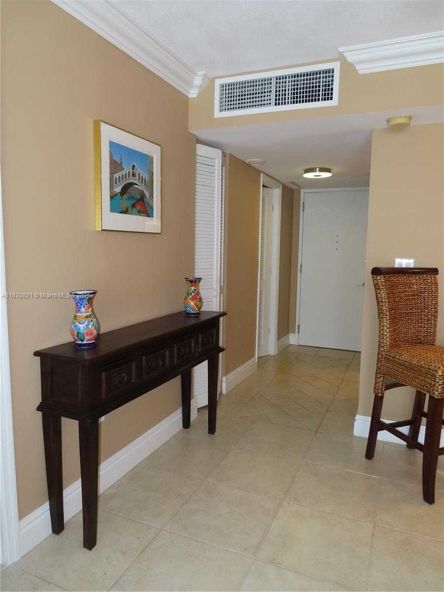 Small Image of 5701 COLLINS AVE #1107, Miami Beach Number 8