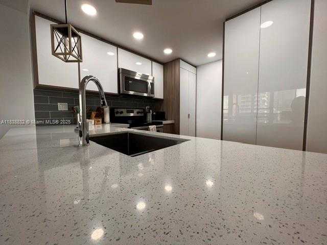 Small Image of 600 NORTH EAST 36TH ST #1220, Miami Number 14