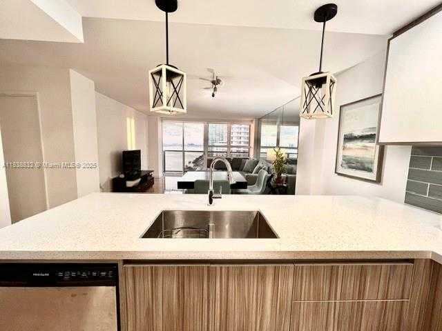 Small Image of 600 NORTH EAST 36TH ST #1220, Miami Number 7