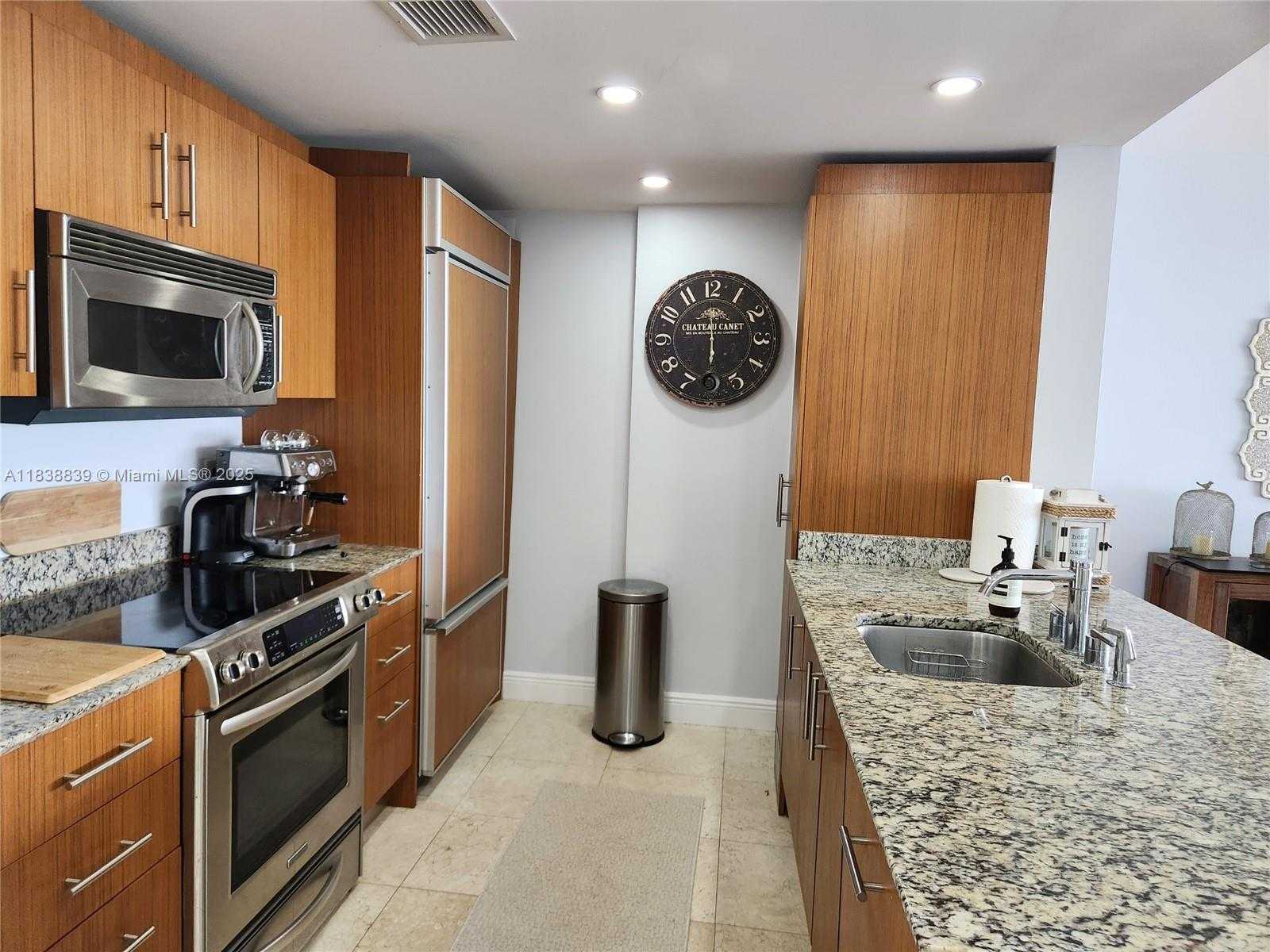 Small Image of 10275 COLLINS AVE #824, Bal Harbour Number 2