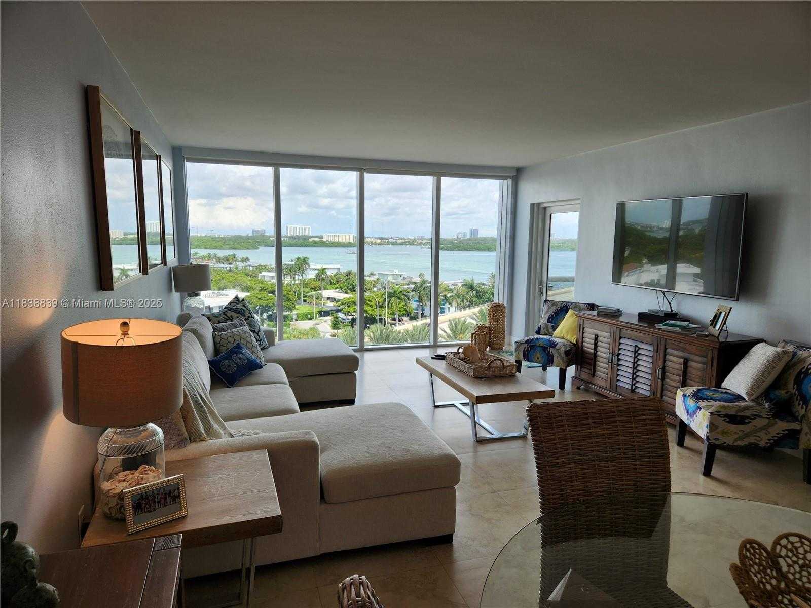 Small Image of 10275 COLLINS AVE #824, Bal Harbour Number 4