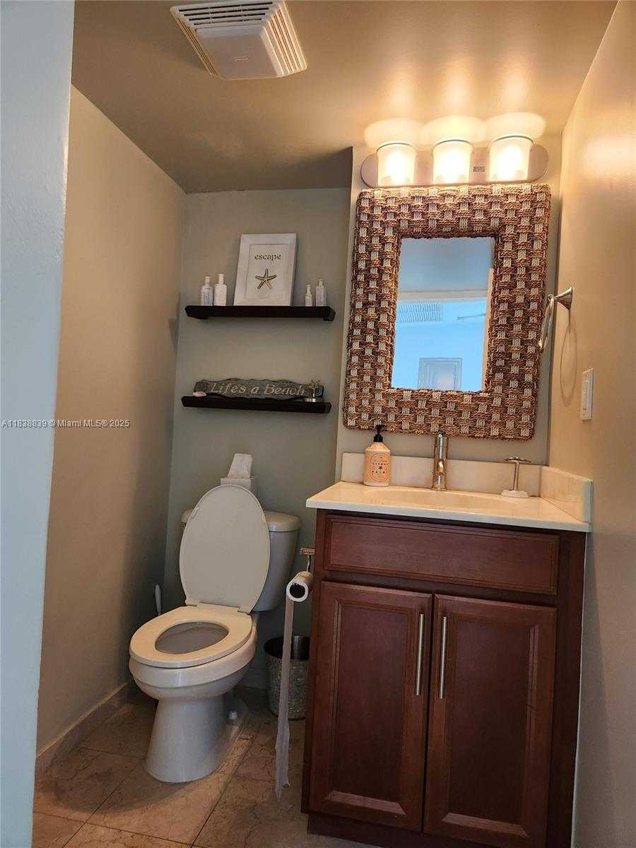 Small Image of 10275 COLLINS AVE #824, Bal Harbour Number 9