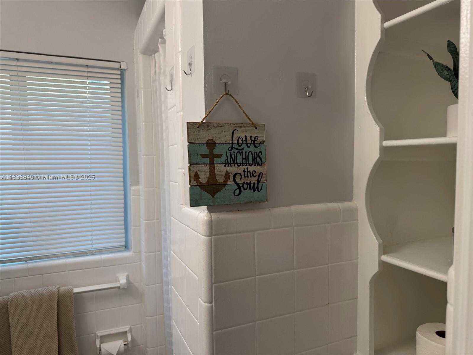 Small Image of 323 NEW MEXICO ST #3, Hollywood Number 18