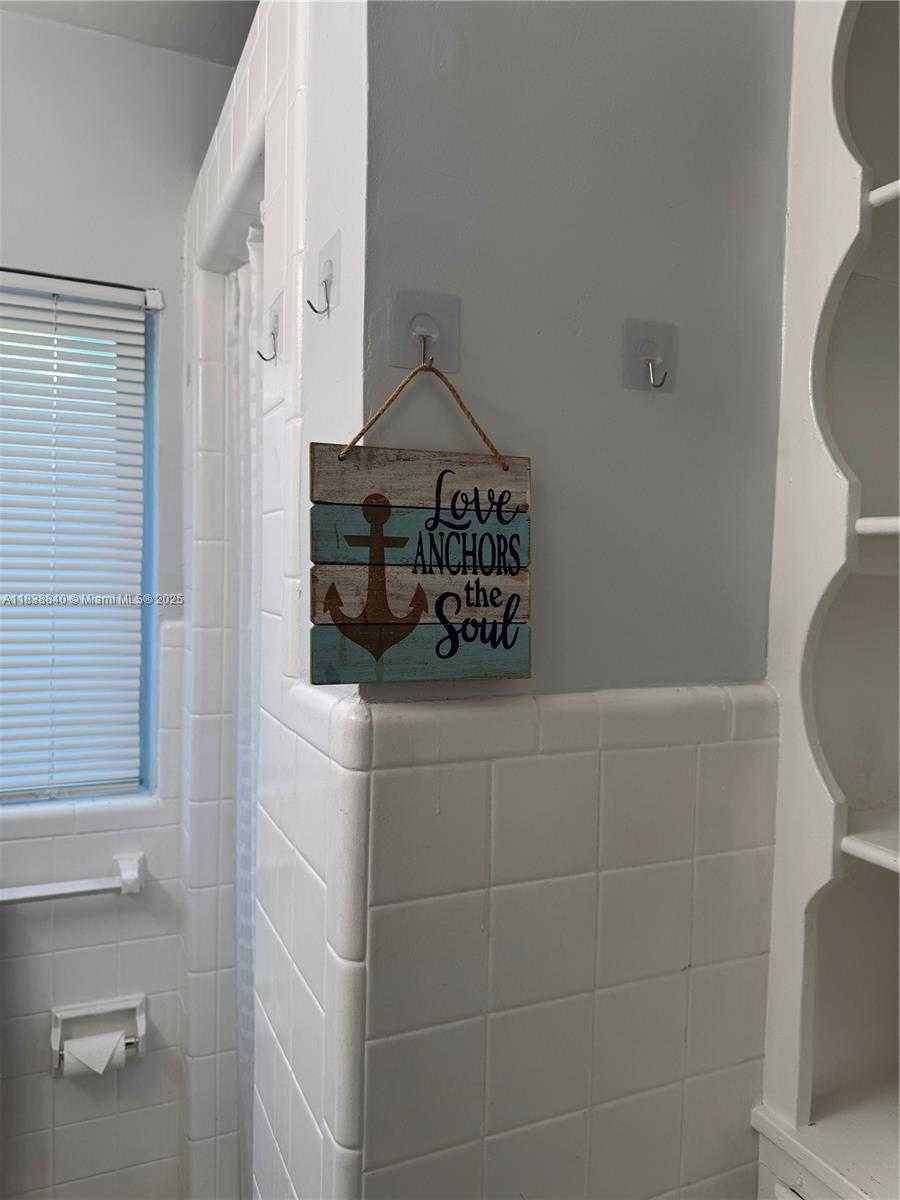 Small Image of 323 NEW MEXICO ST #3, Hollywood Number 19