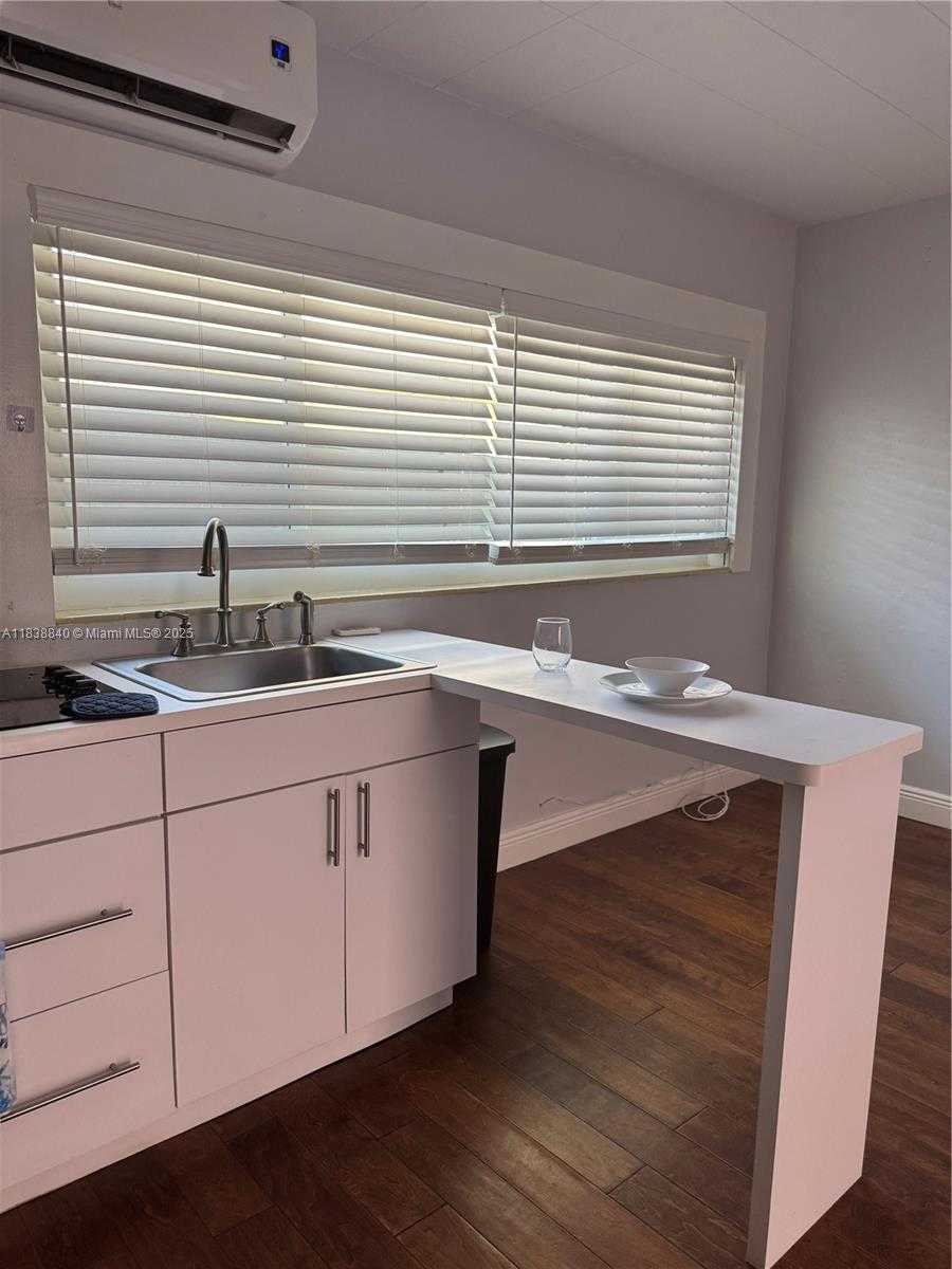 Small Image of 323 NEW MEXICO ST #3, Hollywood Number 21