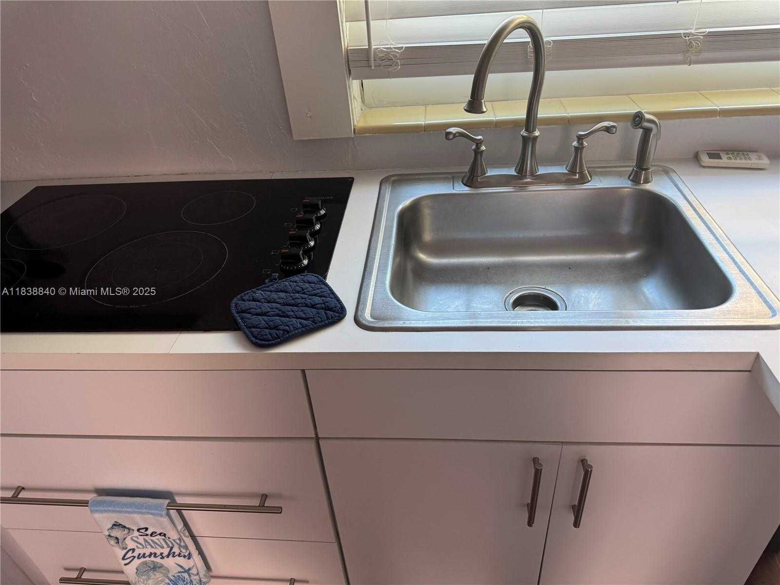 Small Image of 323 NEW MEXICO ST #3, Hollywood Number 23