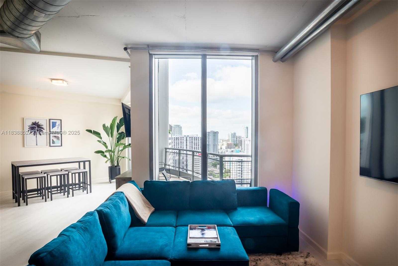 Small Image of 690 SOUTH WEST 1ST CT #2527, Miami Number 2