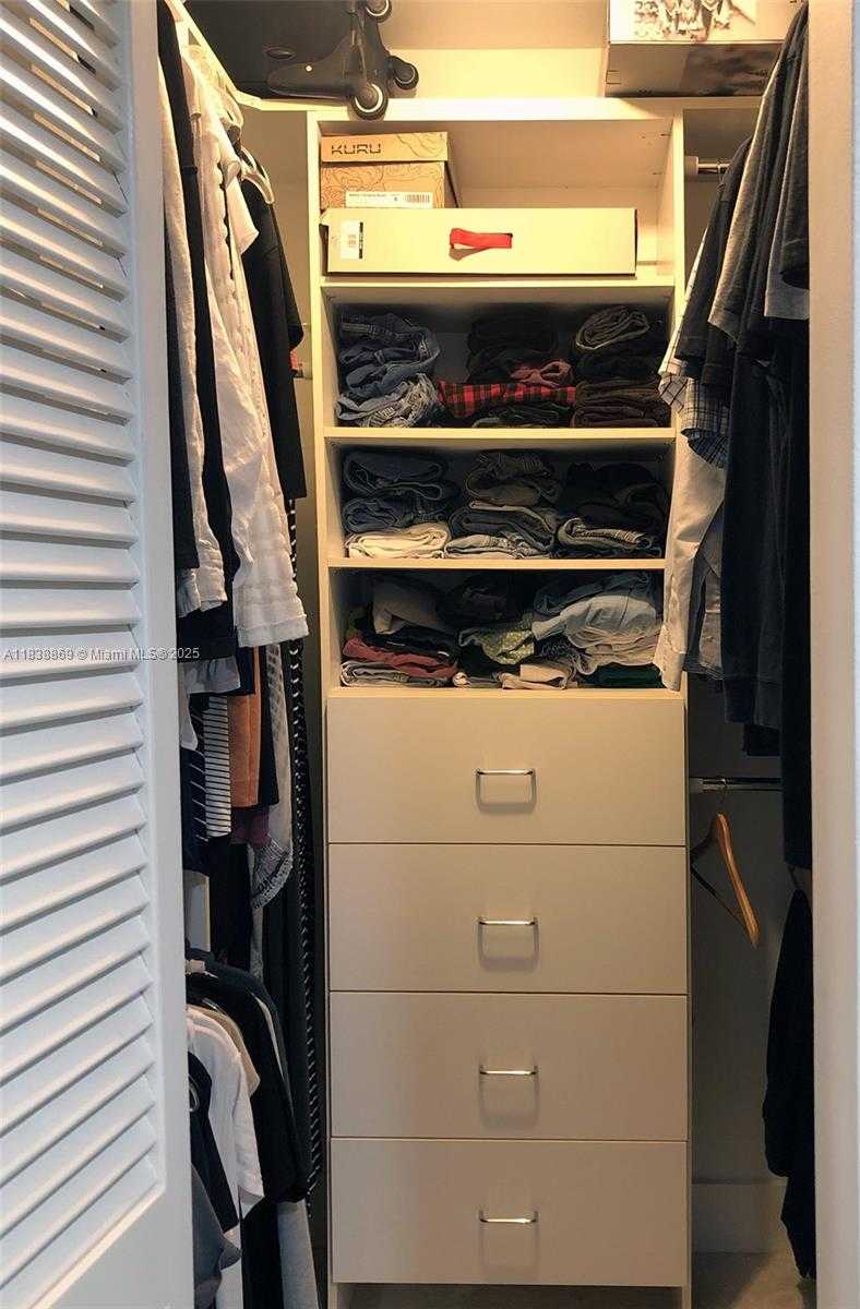 Small Image of 177 OCEAN LANE DR #611, Key Biscayne Number 23