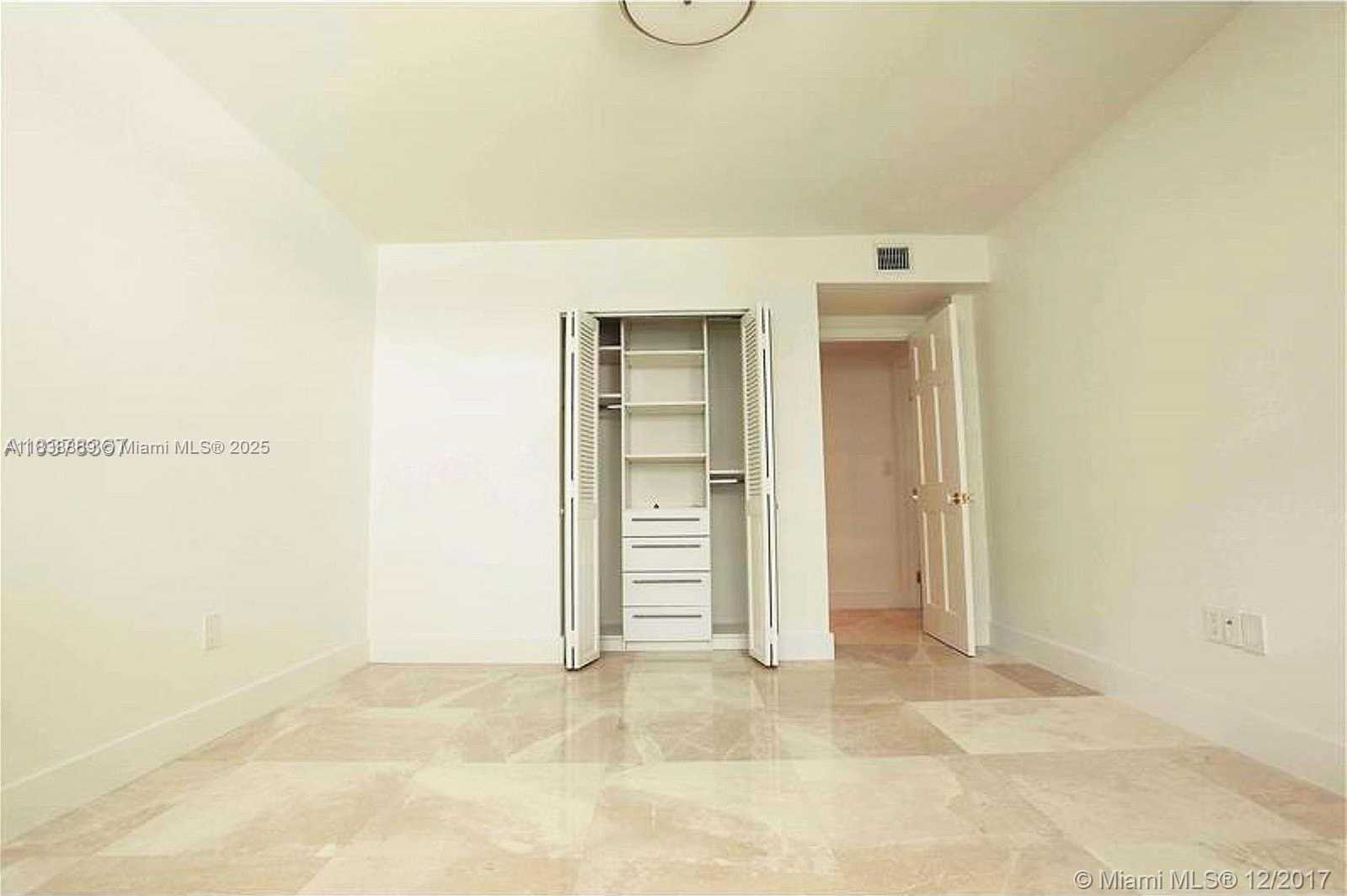 Small Image of 177 OCEAN LANE DR #611, Key Biscayne Number 6