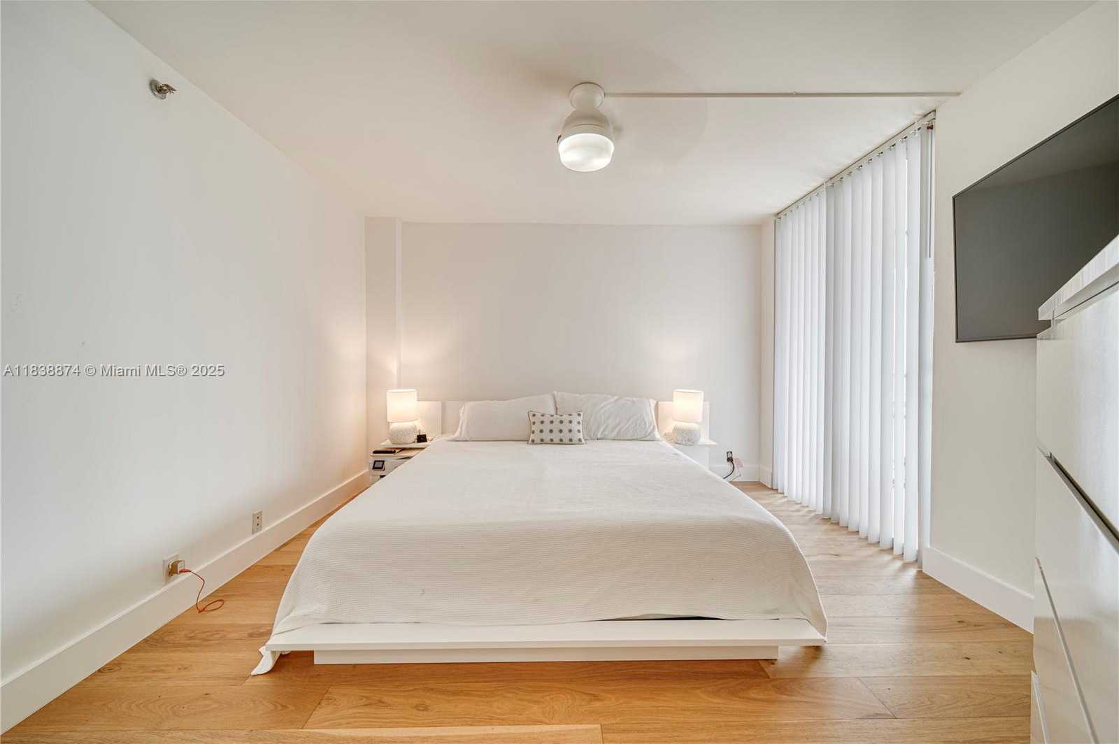 Small Image of 6767 COLLINS AVE #1706, Miami Beach Number 21