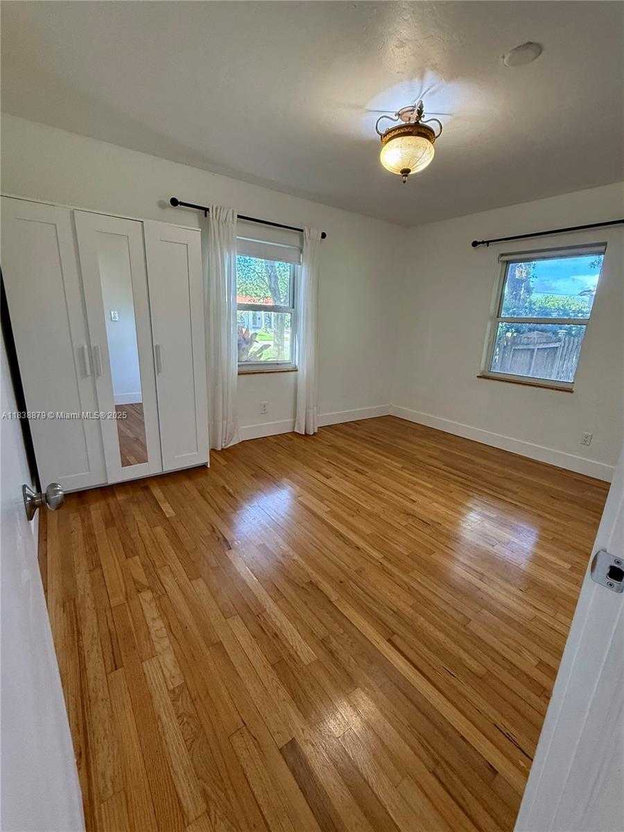 Small Image of 1102 NORTH EAST 116TH ST, Biscayne Park Number 13