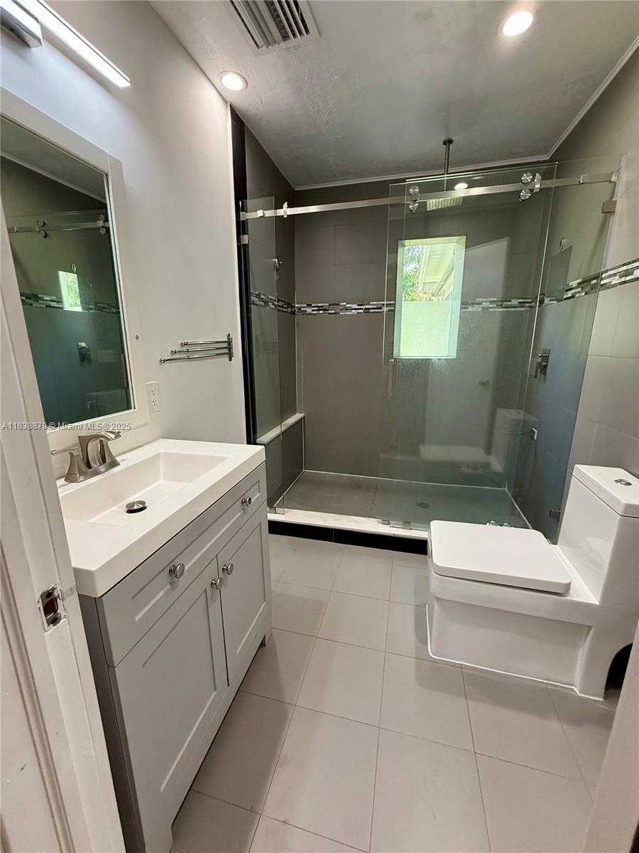 Small Image of 1102 NORTH EAST 116TH ST, Biscayne Park Number 17