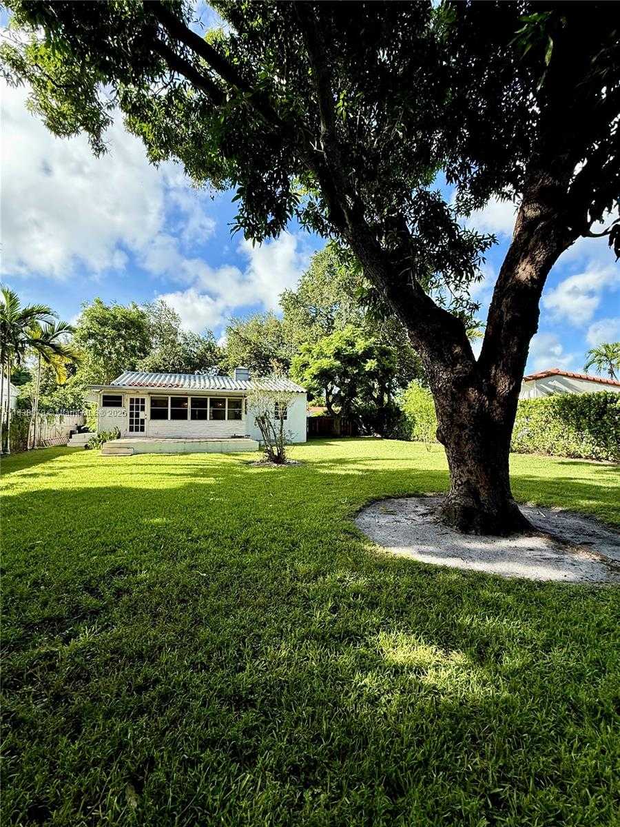 Small Image of 1102 NORTH EAST 116TH ST, Biscayne Park Number 18