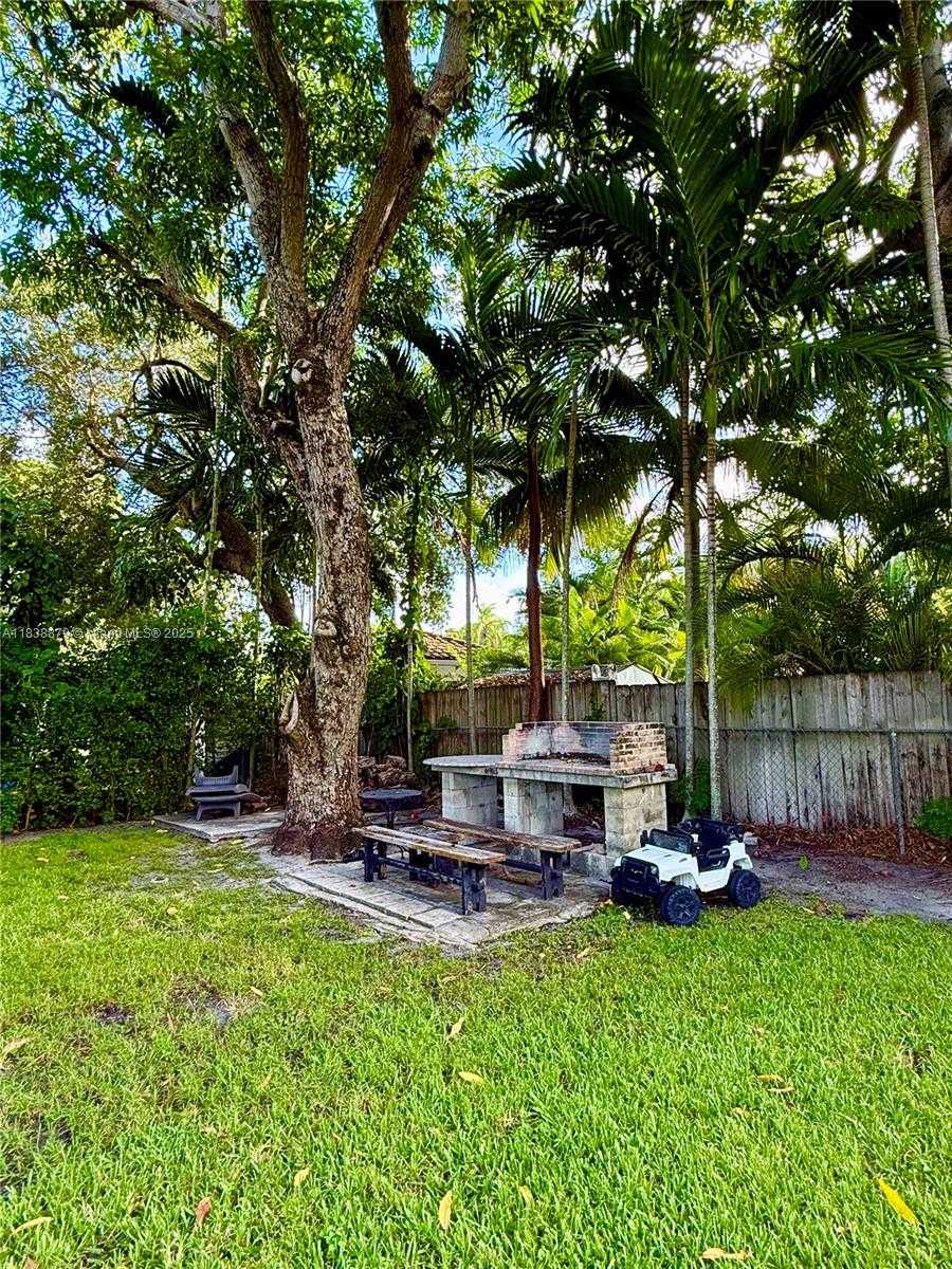 Small Image of 1102 NORTH EAST 116TH ST, Biscayne Park Number 21