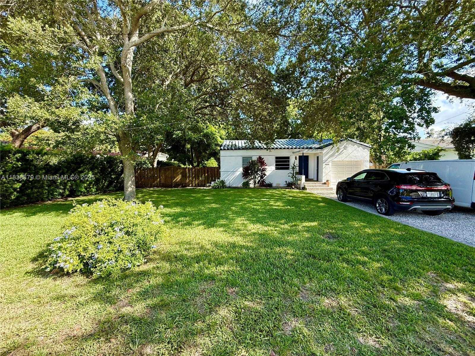 Small Image of 1102 NORTH EAST 116TH ST, Biscayne Park Number 36