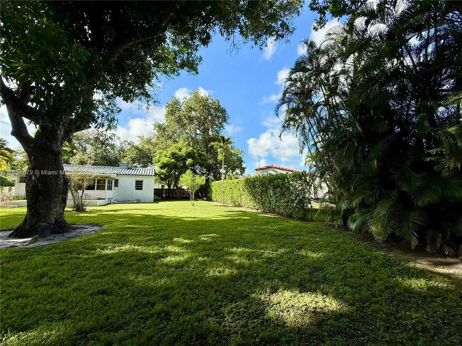Small Image of 1102 NORTH EAST 116TH ST, Biscayne Park Number 5