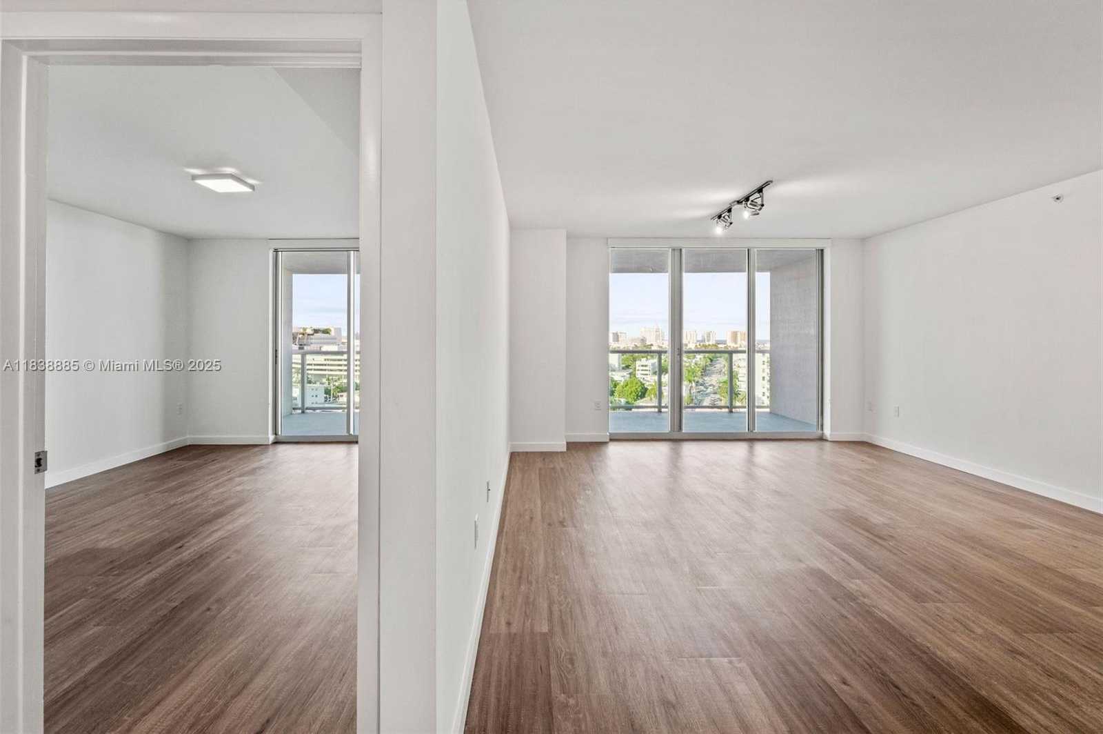 Small Image of 1500 BAY RD #C-1009, Miami Beach Number 12