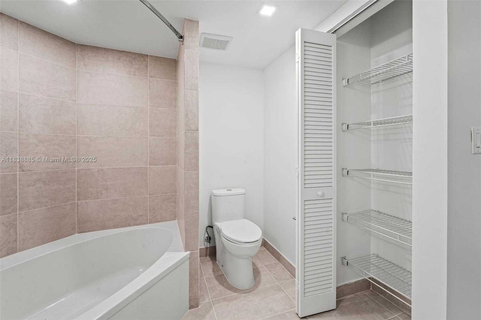 Small Image of 1500 BAY RD #C-1009, Miami Beach Number 22