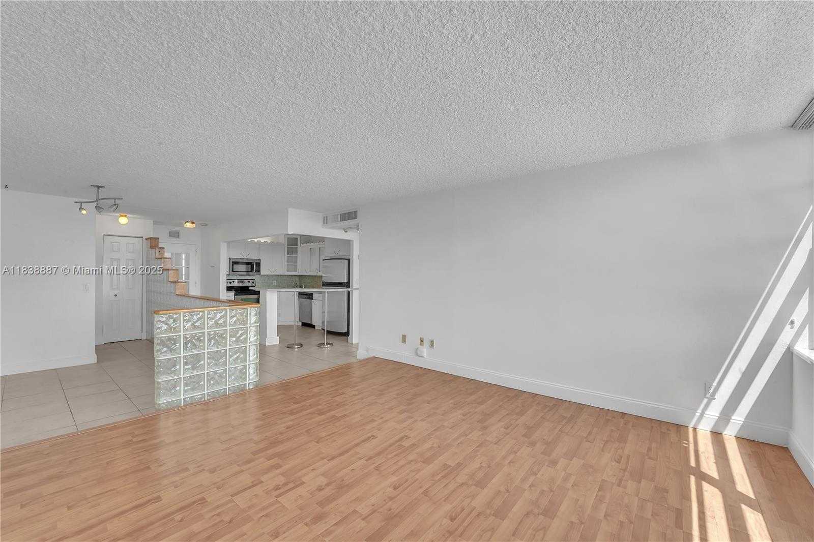 Small Image of 150 SOUTH EAST 25TH RD #15J, Miami Number 14