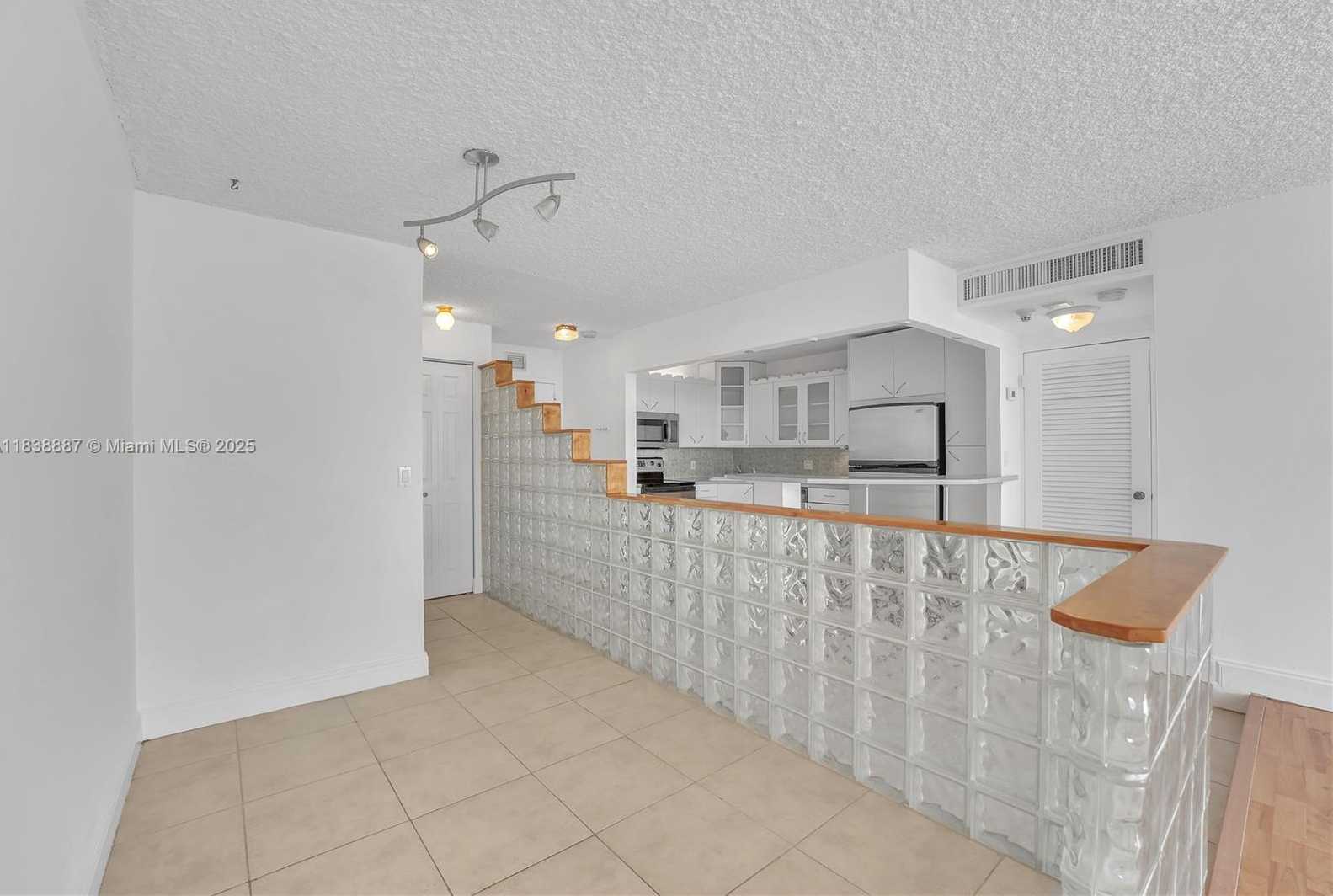 Small Image of 150 SOUTH EAST 25TH RD #15J, Miami Number 15