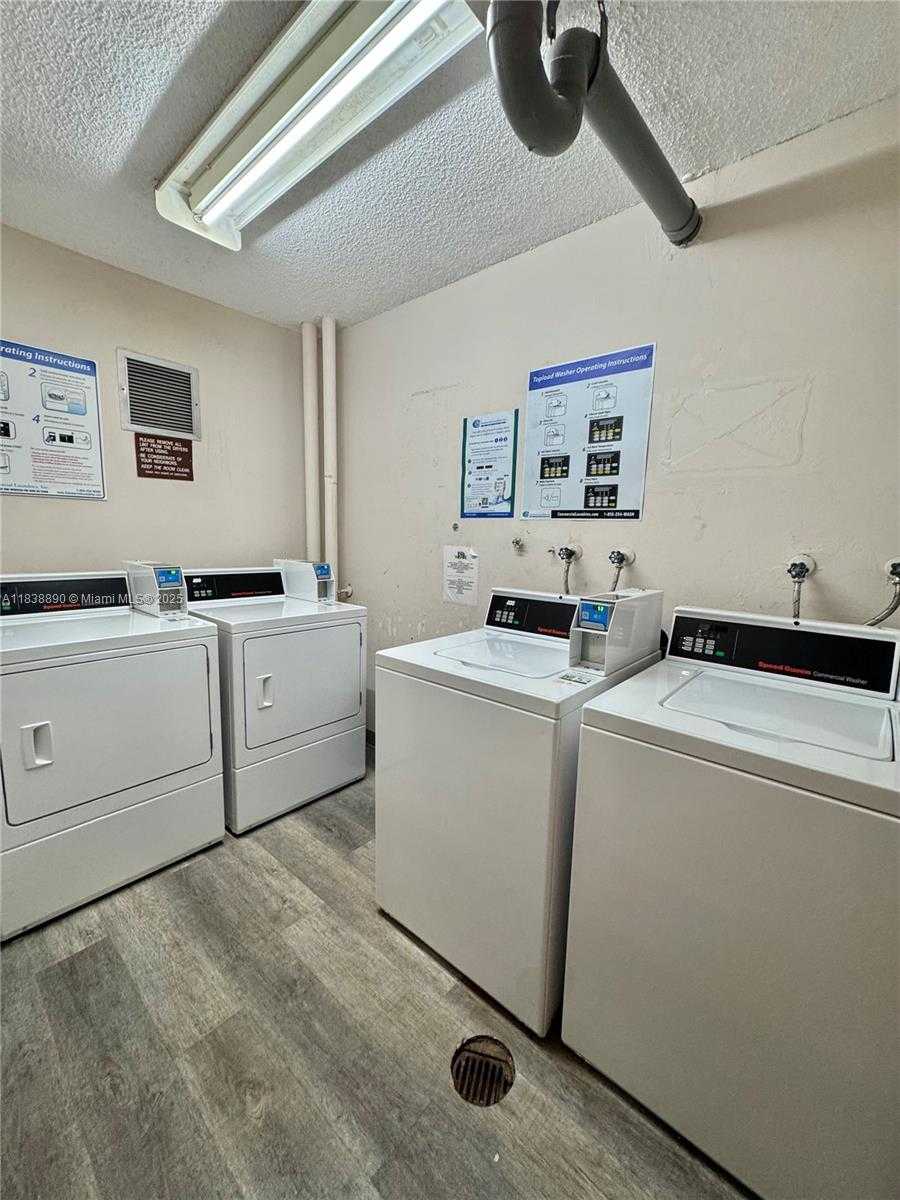 Small Image of 1300 NORTH EAST MIAMI GARDENS DR #219E, Miami Number 13
