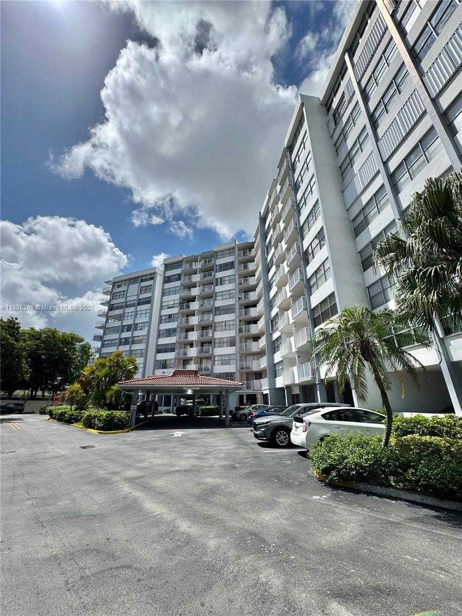 Small Image of 1300 NORTH EAST MIAMI GARDENS DR #219E, Miami Number 16
