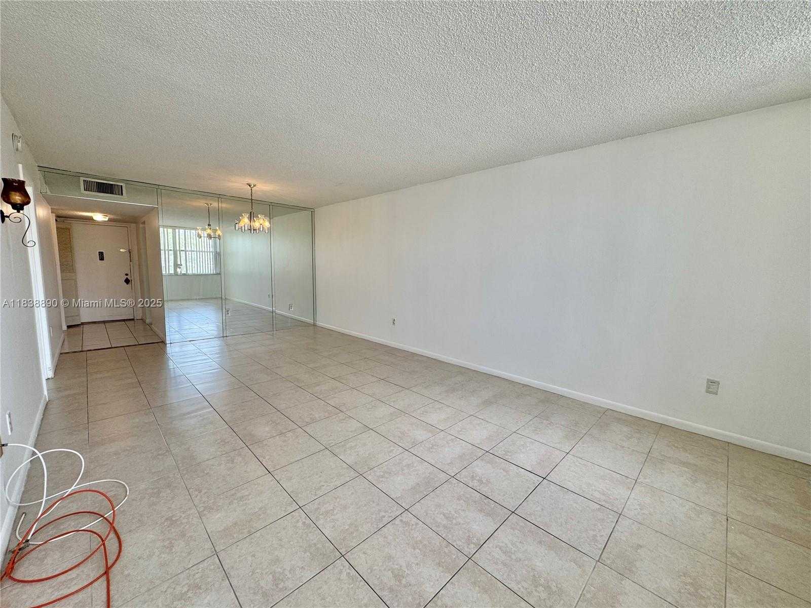Small Image of 1300 NORTH EAST MIAMI GARDENS DR #219E, Miami Number 5