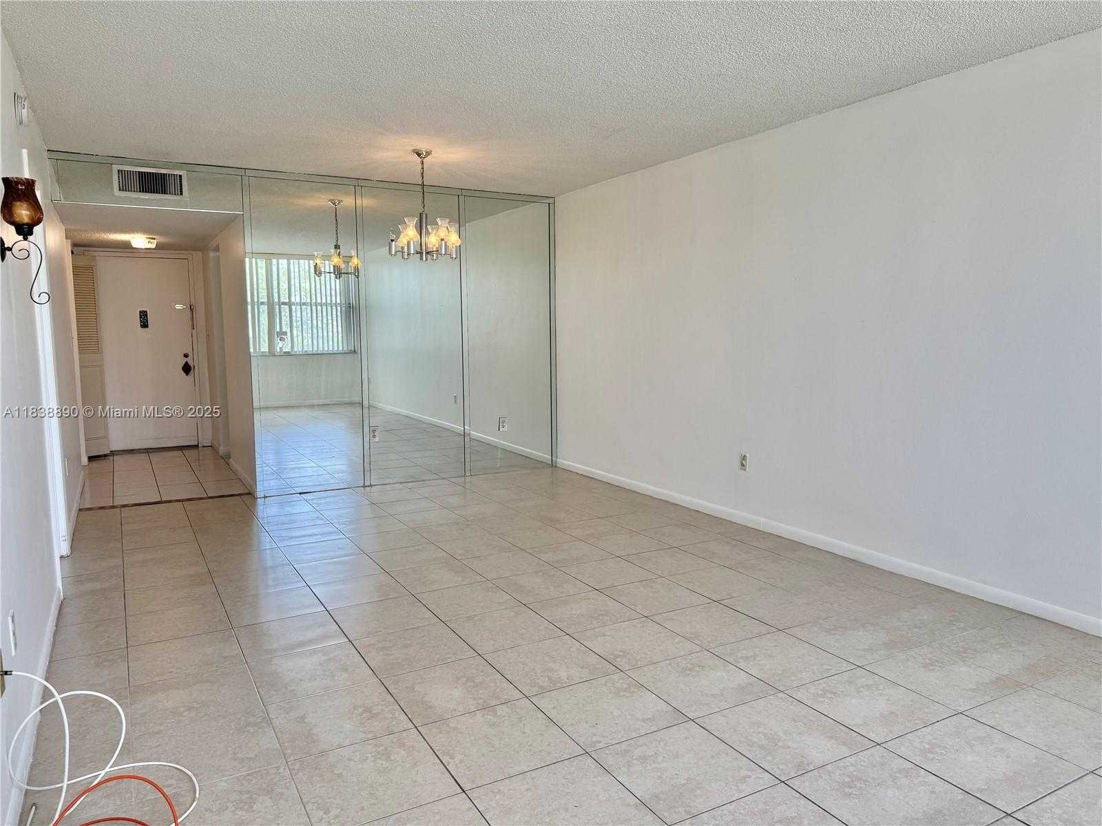 Small Image of 1300 NORTH EAST MIAMI GARDENS DR #219E, Miami Number 6