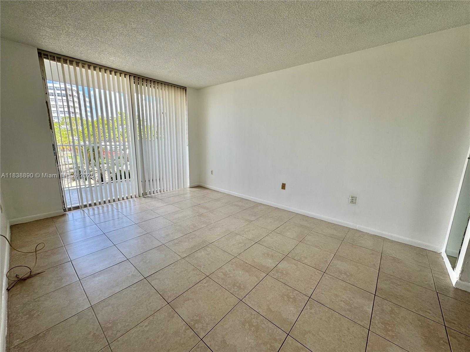 Small Image of 1300 NORTH EAST MIAMI GARDENS DR #219E, Miami Number 7
