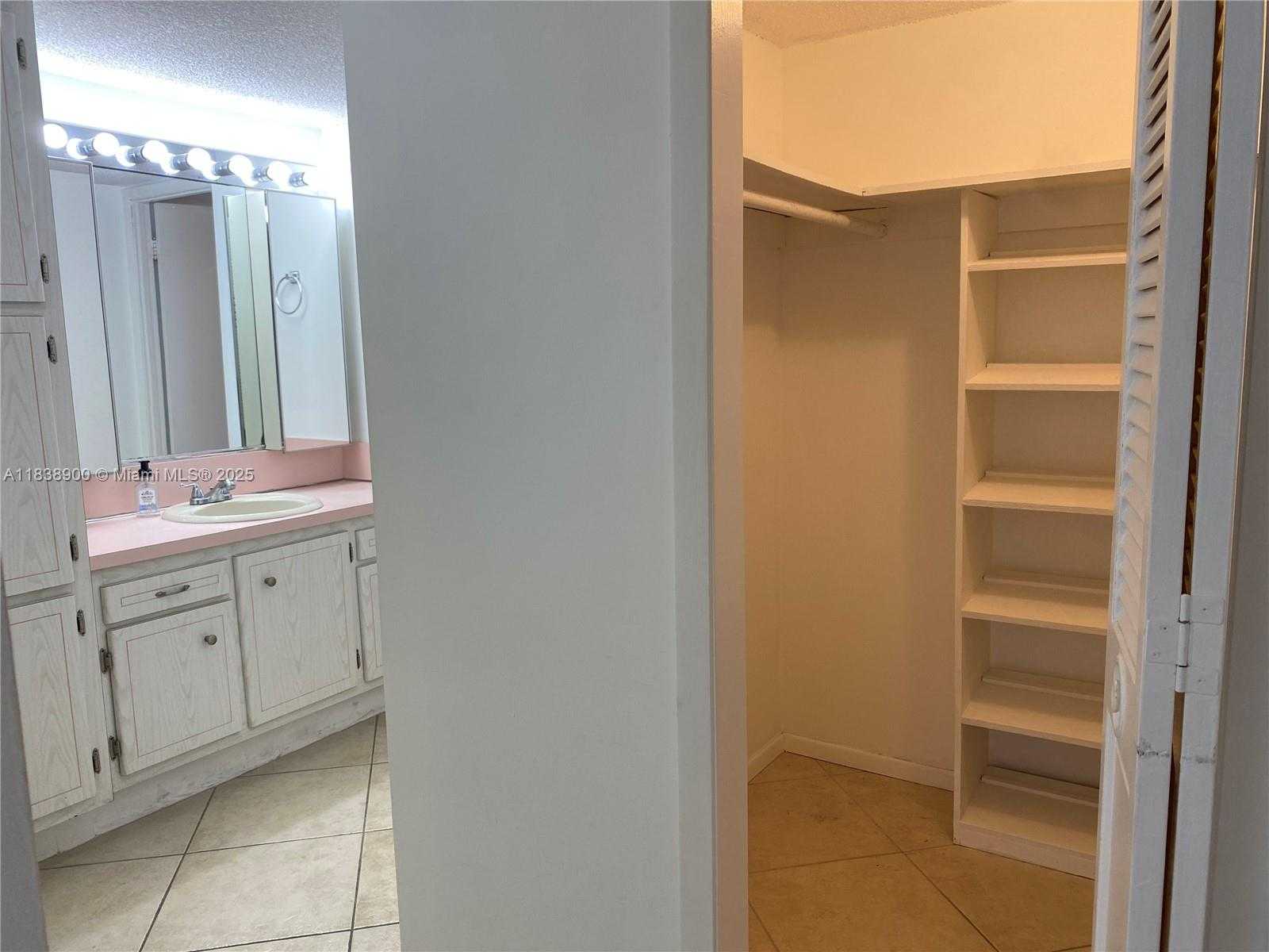 Small Image of 18031 BISCAYNE BLVD #PH02, Aventura Number 12