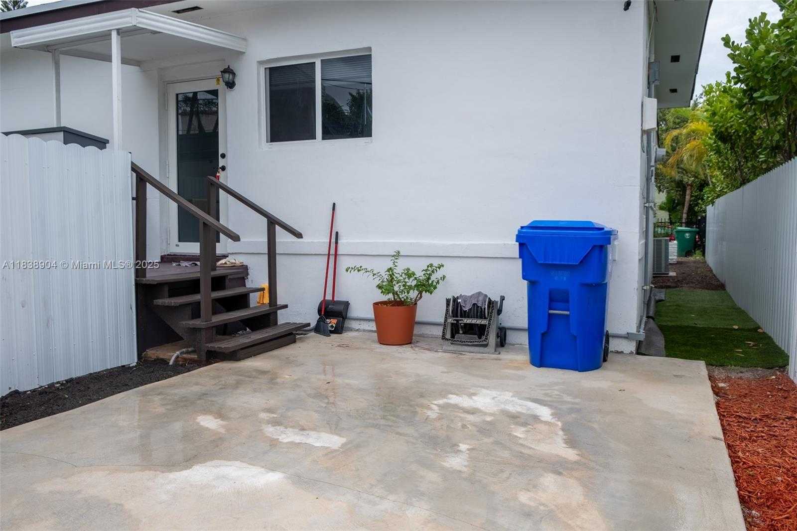 Small Image of 2227 SOUTH WEST 17TH ST, Miami Number 11
