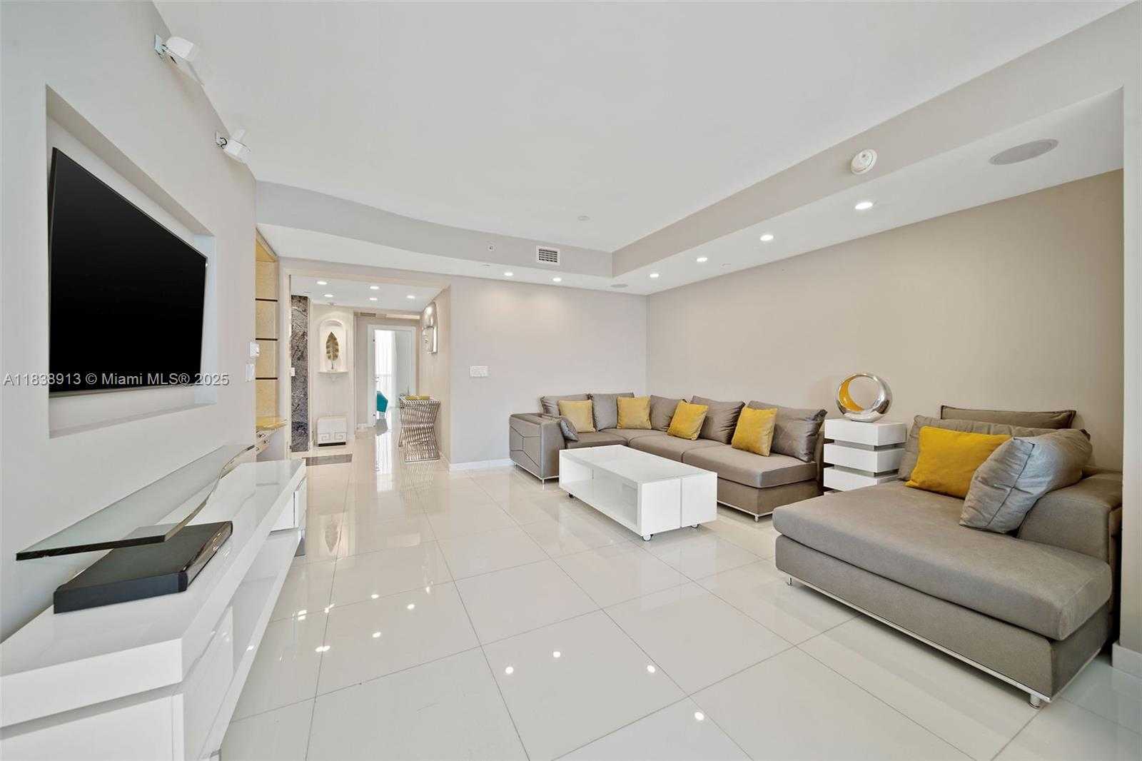 Small Image of 17875 COLLINS AVE #4205, Sunny Isles Beach Number 5
