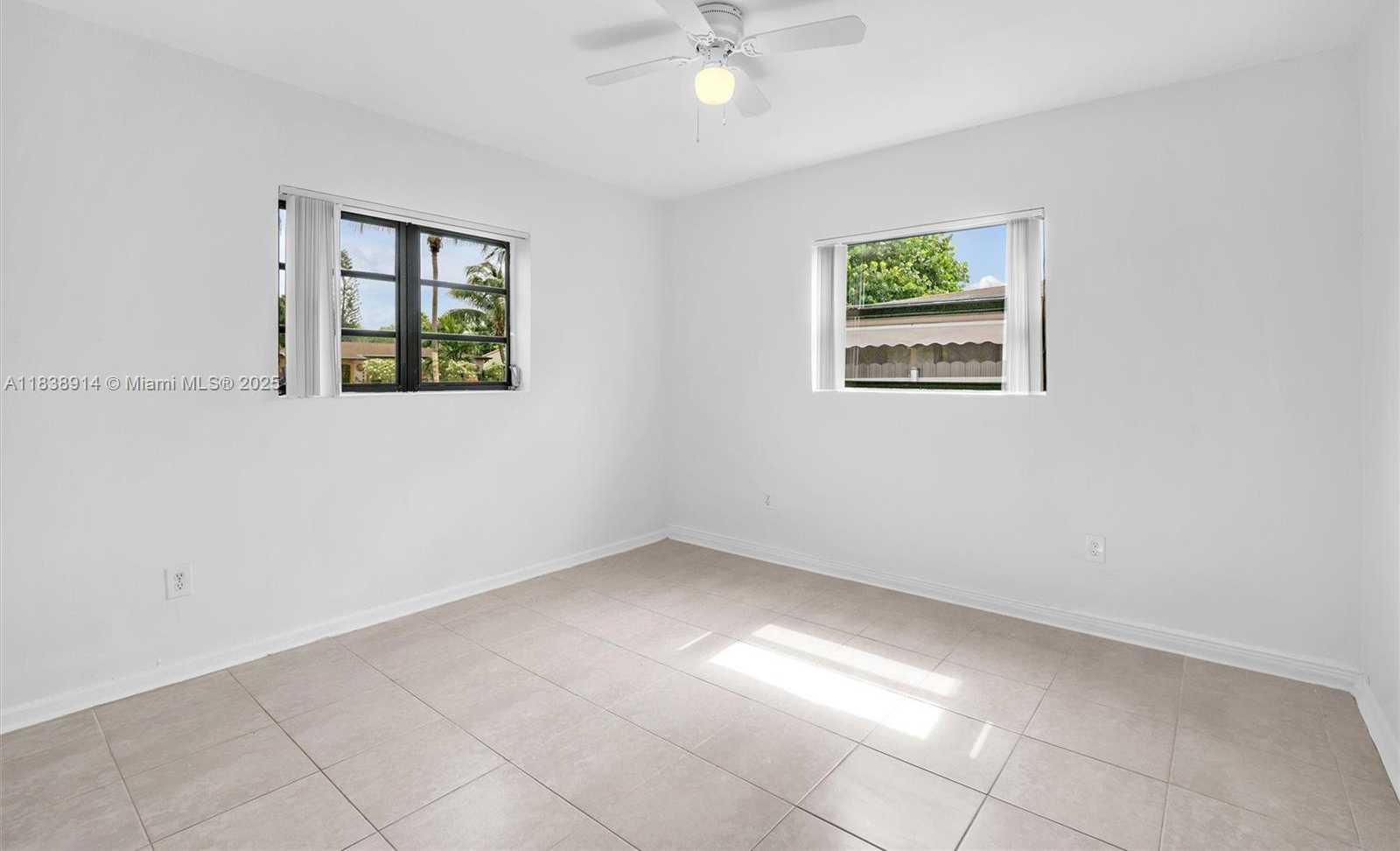 Small Image of 1050 NORTH EAST 156TH ST #1050, North Miami Beach Number 14