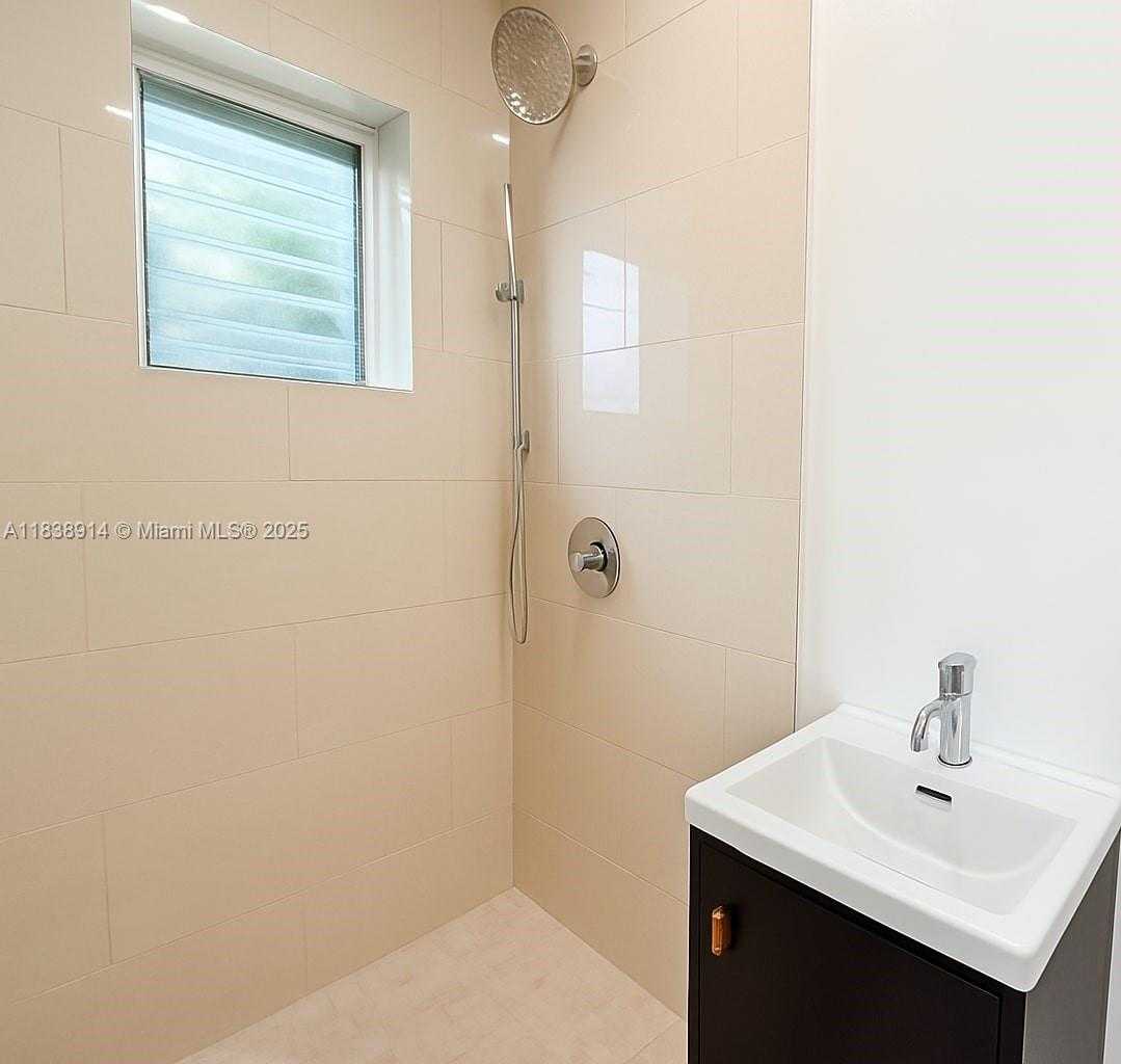 Small Image of 1050 NORTH EAST 156TH ST #1050, North Miami Beach Number 16
