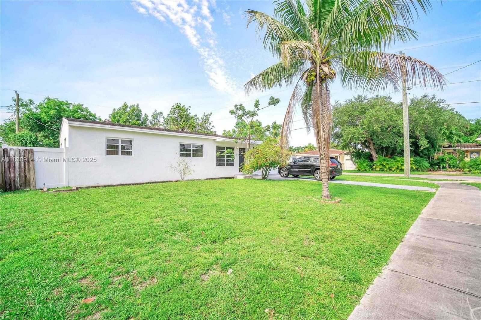 Small Image of 1050 NORTH EAST 156TH ST #1050, North Miami Beach Number 2