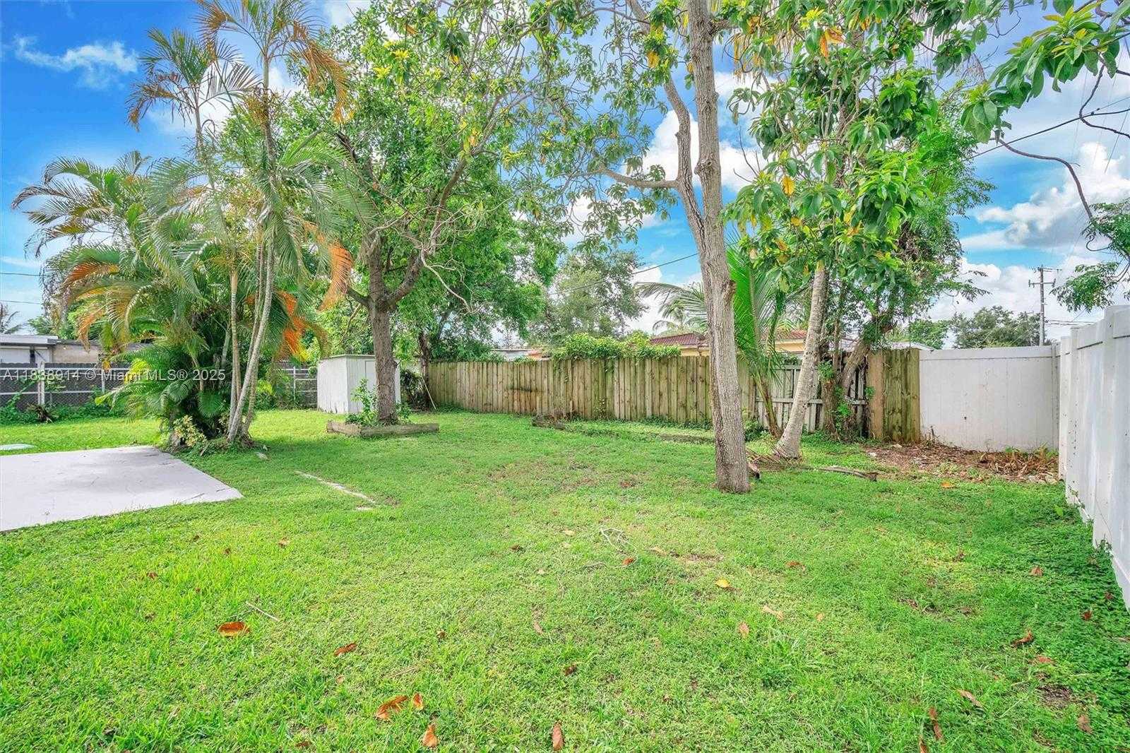 Small Image of 1050 NORTH EAST 156TH ST #1050, North Miami Beach Number 30