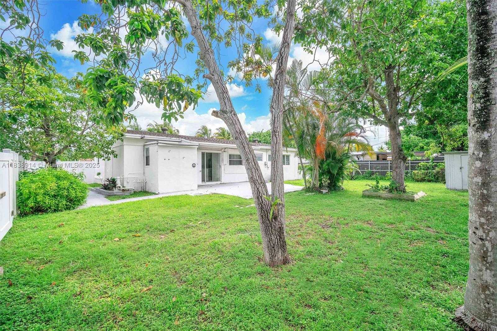 Small Image of 1050 NORTH EAST 156TH ST #1050, North Miami Beach Number 31