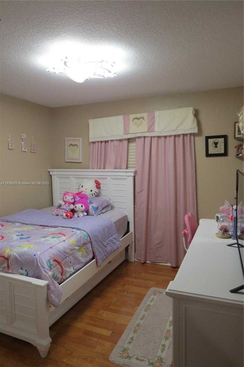 Small Image of 17070 SOUTH WEST 36TH CT, Miramar Number 29