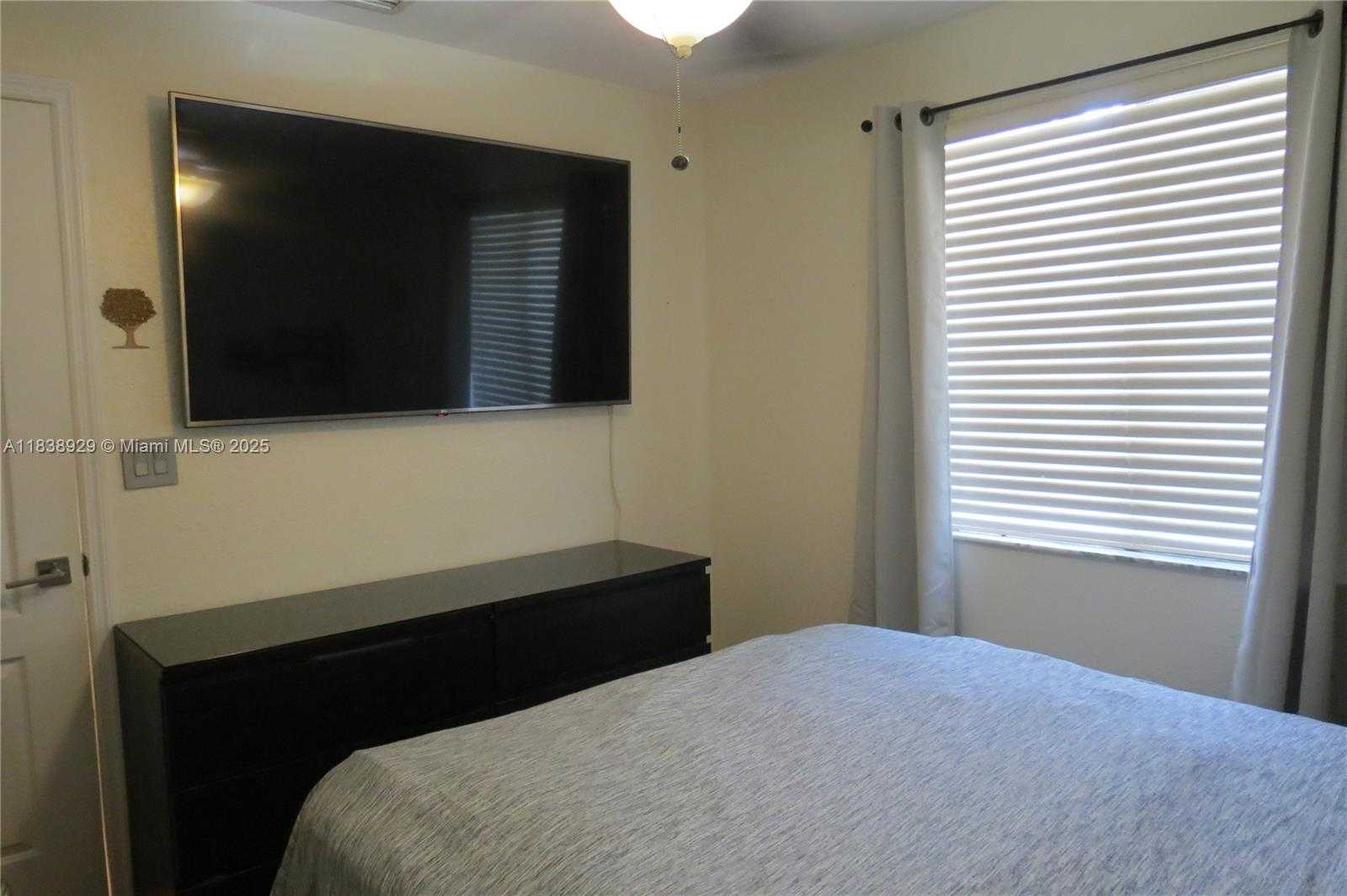 Small Image of 17070 SOUTH WEST 36TH CT, Miramar Number 35