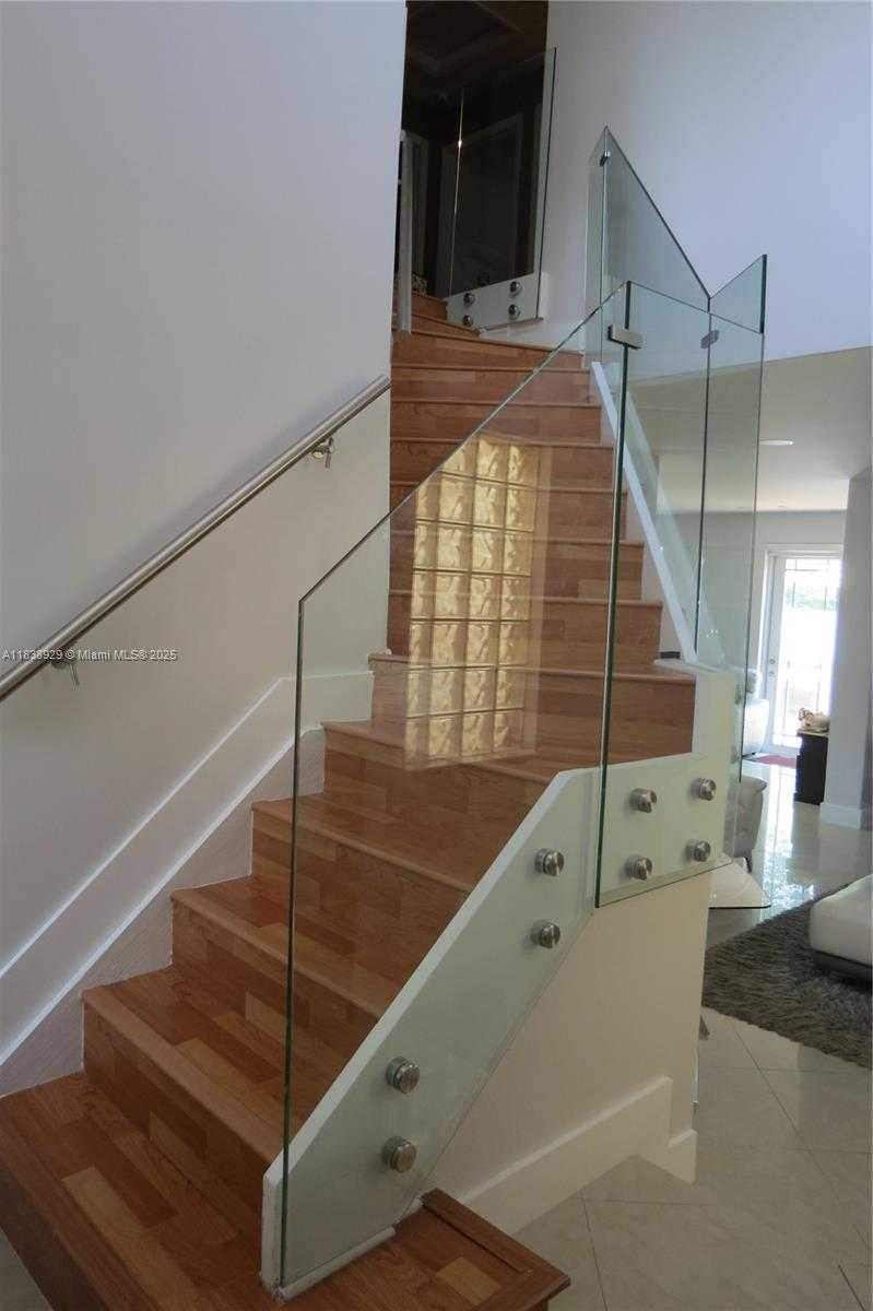Small Image of 17070 SOUTH WEST 36TH CT, Miramar Number 4