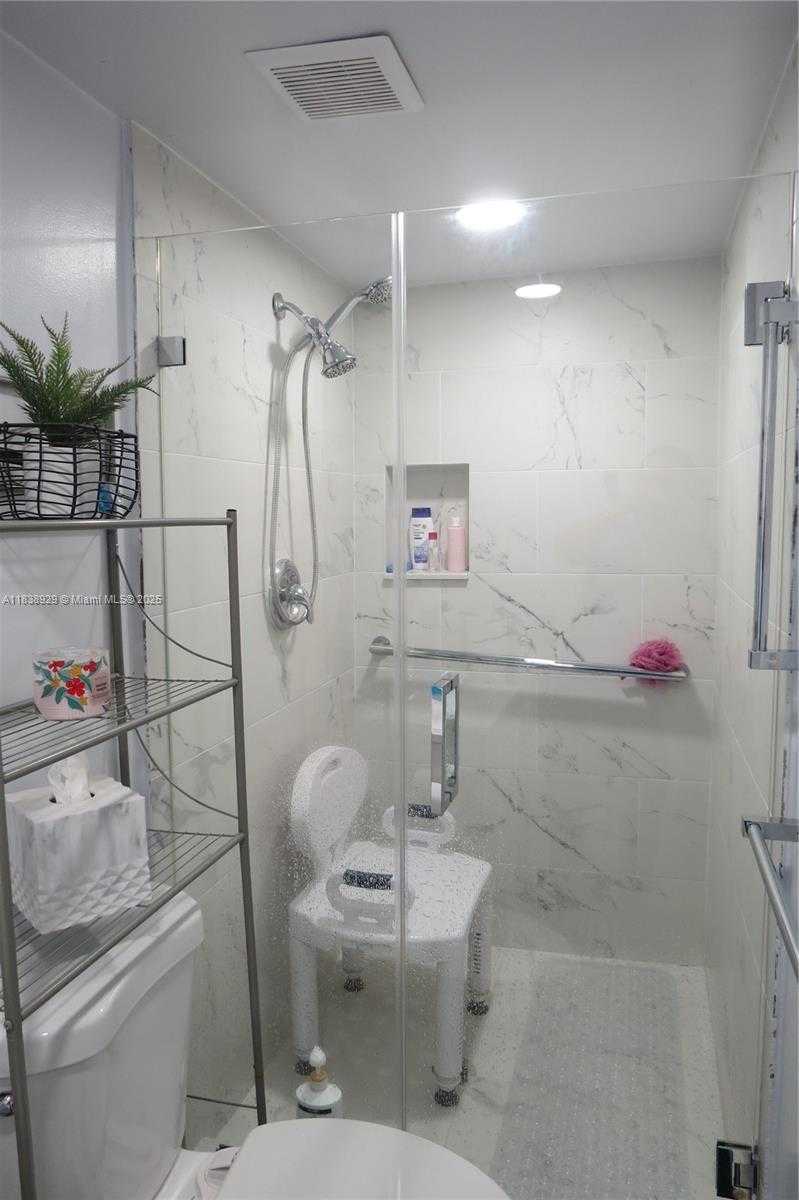 Small Image of 17070 SOUTH WEST 36TH CT, Miramar Number 41