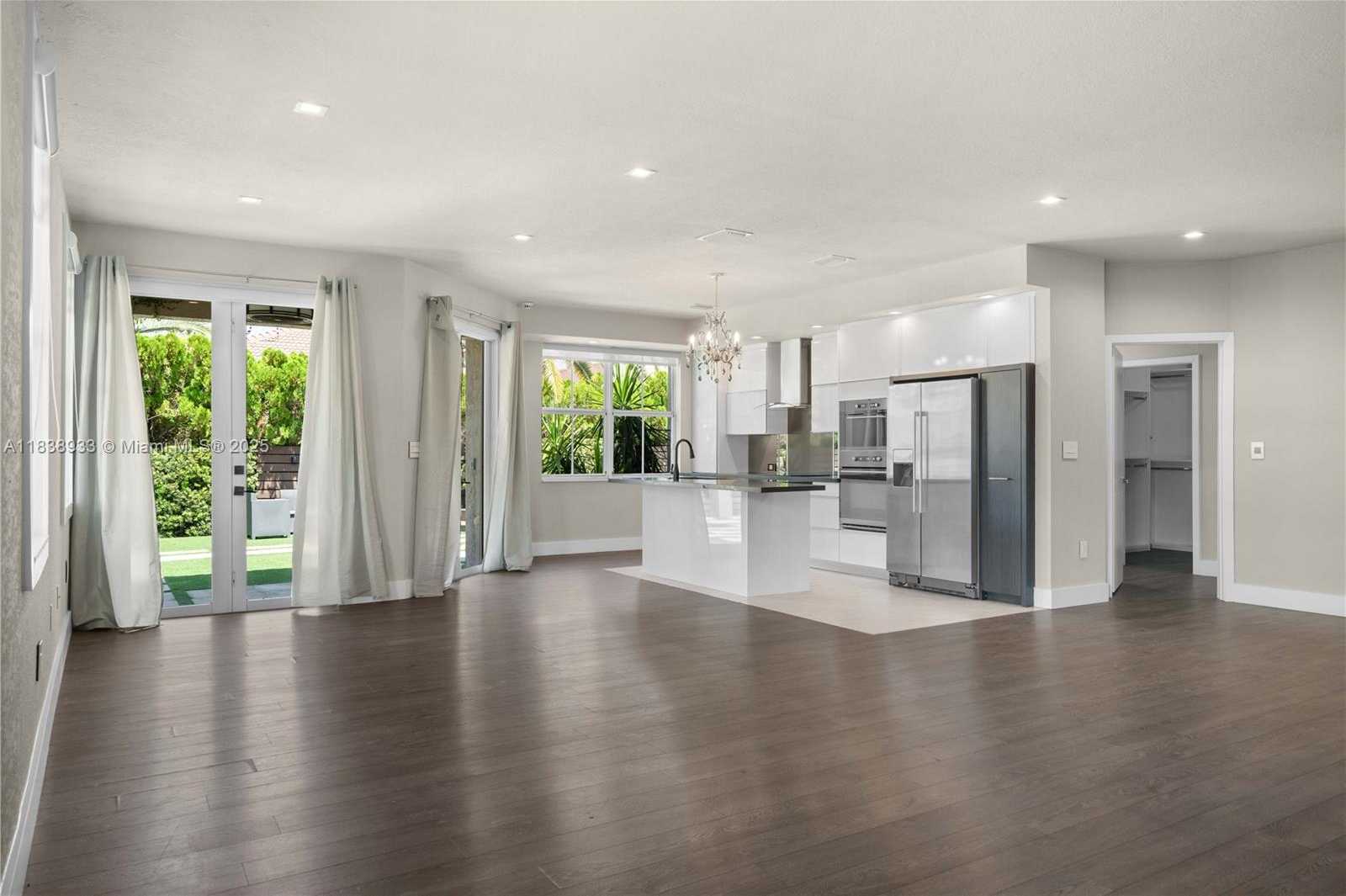 Small Image of 8555 NORTH WEST 111TH CT #8555, Doral Number 25