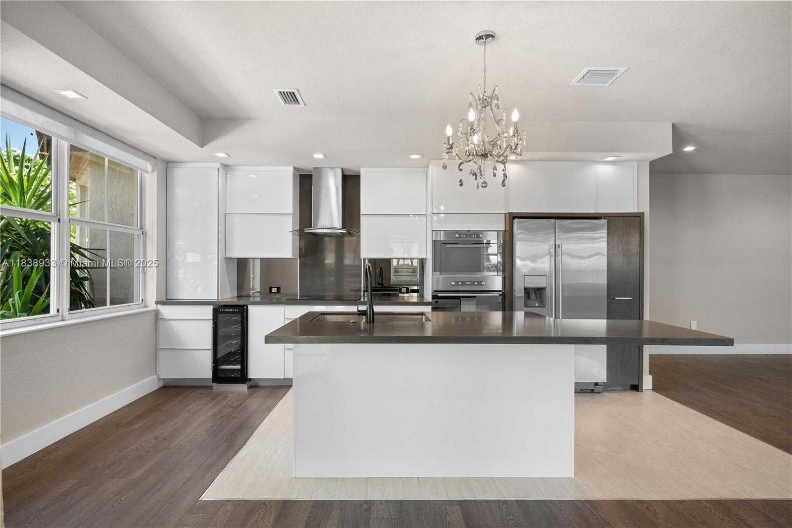 Small Image of 8555 NORTH WEST 111TH CT #8555, Doral Number 26